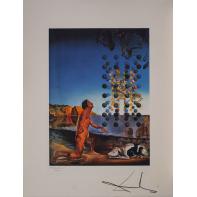 Dali, nud, încântat în contemplarea a cinci corpuri regulate metamorfozate în corpusculi, în care apare brusc „Leda”, cromozomatizată de chipul lui Leona - Salvador Dali